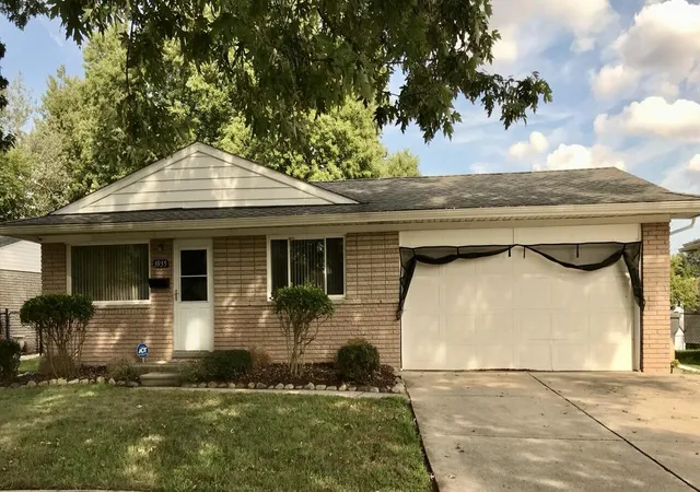 Sale Pending at 3935 Lovett Ave, Inkster, MI 48141 | MLS# 81026047428 | Listing updated on 2026-09-20