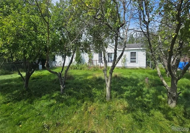 Photo 3 of Single family home for sale at 614 Thunder Bay Ave, Alpena, MI 49707 | MLS# 20261071772 | Listing updated on 2026-09-30