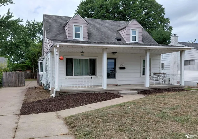 Single family home for sale at 5705 N Vernon St, Dearborn Heights, MI 48127 | MLS# 57050220998 | Listing updated on 2026-09-15