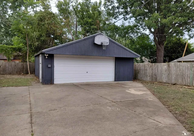 Photo 1 of Single family home for sale at 5705 N Vernon St, Dearborn Heights, MI 48127 | MLS# 57050220998 | Listing updated on 2026-09-15