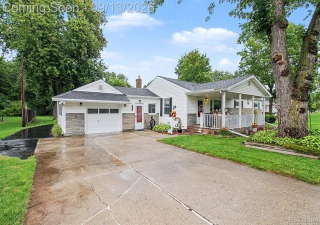 Photo 4 of Single family home for sale at 7121 E Carpenter Rd, Davison, MI 48423 | MLS# 20261071776 | Listing updated on 2026-09-13