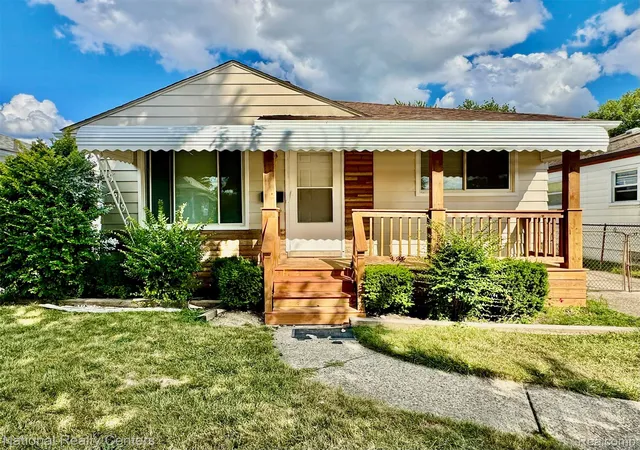 Photo 1 of Single family home for sale at 24884 Hayes Ave, Eastpointe, MI 48021 | MLS# 20261071778 | Listing updated on 2026-09-17