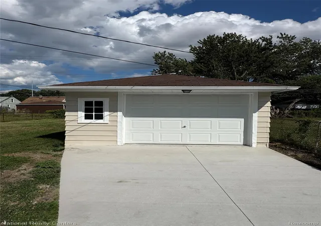Photo 4 of Single family home for sale at 24884 Hayes Ave, Eastpointe, MI 48021 | MLS# 20261071778 | Listing updated on 2026-09-17