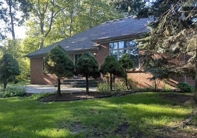 Photo 3 of Single family home for sale at 34283 Aspen Park Dr, Chesterfield, MI 48047 | MLS# 58050221002 | Listing updated on 2026-09-06