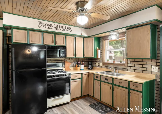 Photo 3 of Single family home for sale at 543 Pettibone Dr, Bitely, MI 49309 | MLS# 65026047438 | Listing updated on 2026-09-14