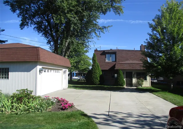 Photo 1 of Single family home for sale at 30471 Manse St, Harrison Township, MI 48045 | MLS# 20261071795 | Listing updated on 2026-10-11