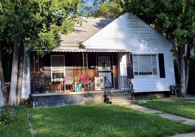 Single family home for sale at 955 Salisbury Ave, Flint, MI 48532 | MLS# 20261071799