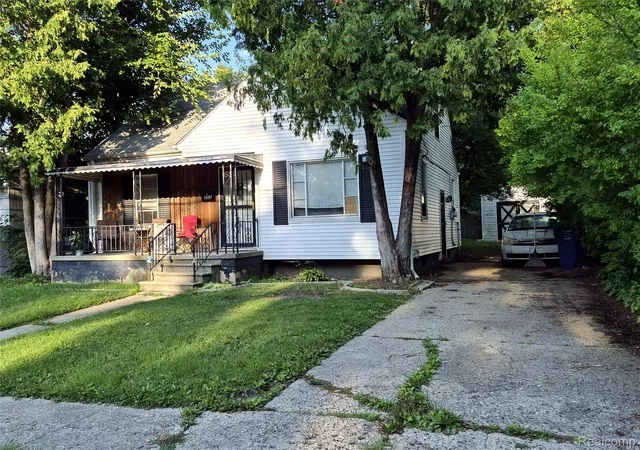 Photo 1 of Single family home for sale at 955 Salisbury Ave, Flint, MI 48532 | MLS# 20261071799 | Listing updated on 2026-09-08