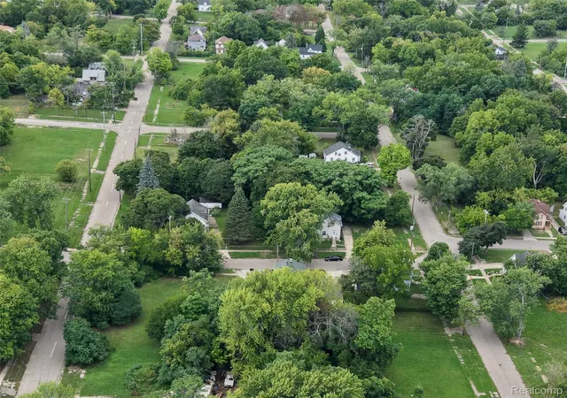 Photo 3 of Land for sale at 1027 Lyon St, Flint, MI 48503 | MLS# 20261071801 | Listing updated on 2026-09-09