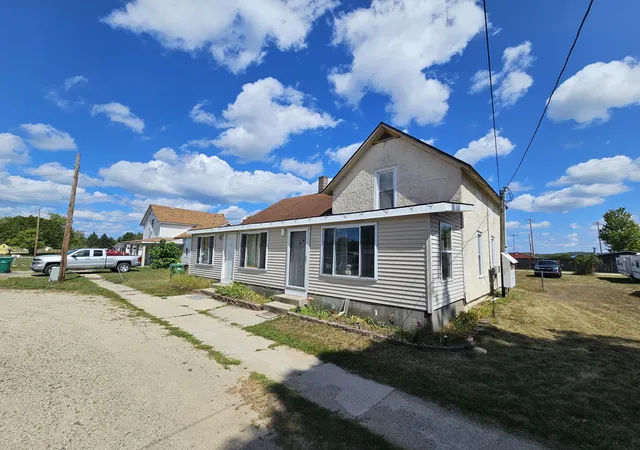 Photo 3 of Multi family home for sale at 402 N Main St, Hersey, MI 49639 | MLS# 65026047447 | Listing updated on 2026-09-07