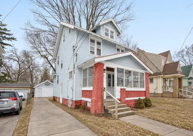 Photo 1 of Single family home for sale at 1019 Cooper Ave Se, Grand Rapids, MI 49507 | MLS# 65026047449 | Listing updated on 2026-09-14