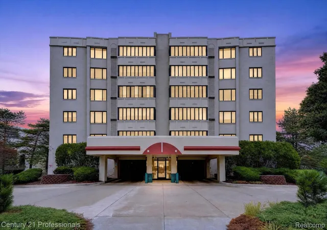 Photo 1 of Condo for sale at 43000 12 Oaks Crescent Dr #4022, Novi, MI 48377 | MLS# 20261071815 | Listing updated on 2026-09-16