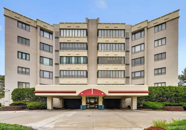 Photo 2 of Condo for sale at 43000 12 Oaks Crescent Dr #4022, Novi, MI 48377 | MLS# 20261071815 | Listing updated on 2026-09-16