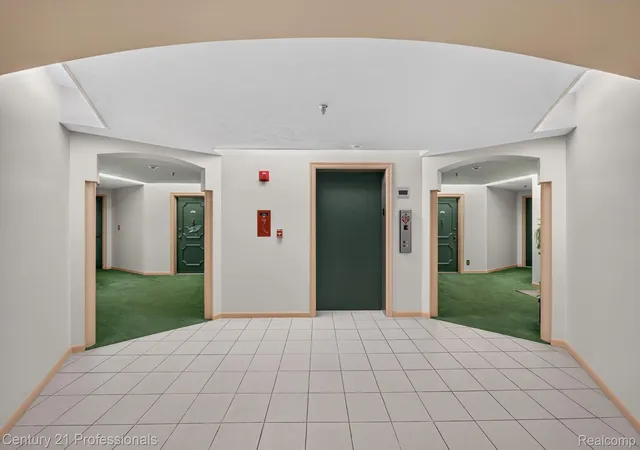 Photo 4 of Condo for sale at 43000 12 Oaks Crescent Dr #4022, Novi, MI 48377 | MLS# 20261071815 | Listing updated on 2026-09-16