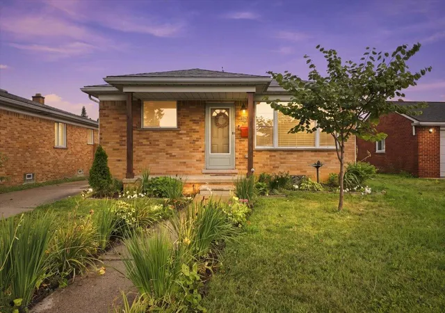 Photo 1 of Single family home for sale at 6518 Fenton St, Dearborn Heights, MI 48127 | MLS# 81026047457 | Listing updated on 2026-09-09