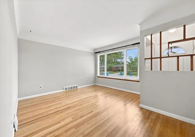 Photo 4 of Single family home for sale at 6518 Fenton St, Dearborn Heights, MI 48127 | MLS# 81026047457 | Listing updated on 2026-09-09