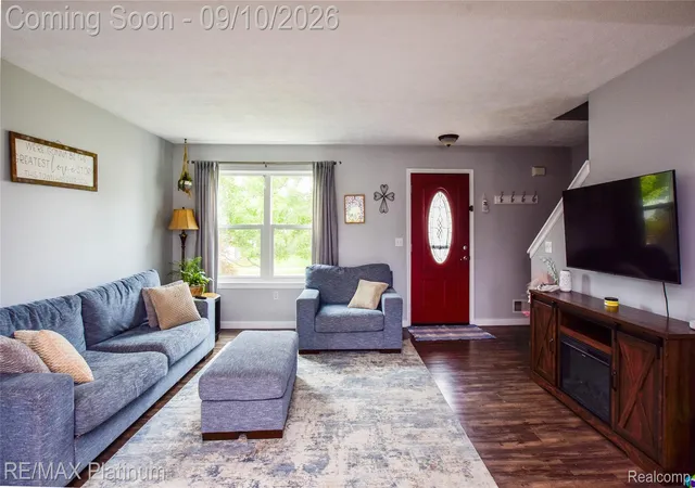 Photo 3 of Single family home for sale at 746 Pinegate Dr, Fowlerville, MI 48836 | MLS# 20261071824 | Listing updated on 2026-09-10
