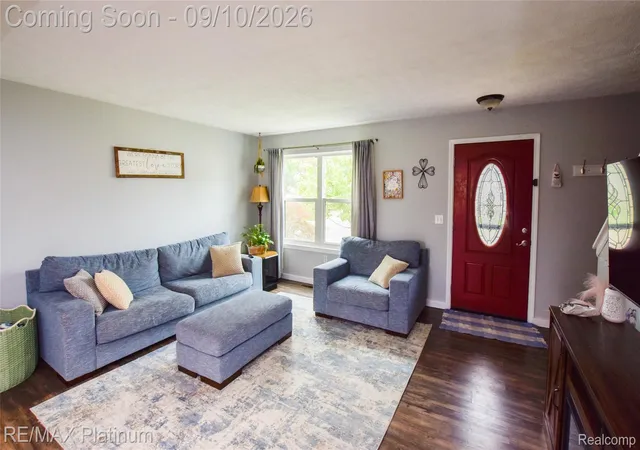 Photo 4 of Single family home for sale at 746 Pinegate Dr, Fowlerville, MI 48836 | MLS# 20261071824 | Listing updated on 2026-09-10