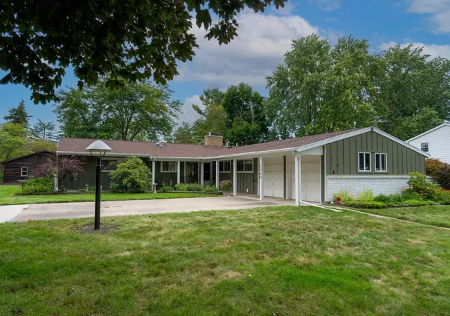 Photo 1 of Single family home for sale at 1309 S Lynnwood Dr, Mount Pleasant, MI 48858 | MLS# 79080073304 | Listing updated on 2026-09-10
