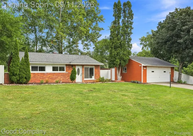 Photo 2 of Single family home for sale at 5800 Cambrook Ln, Waterford, MI 48329 | MLS# 20261071825 | Listing updated on 2026-09-13