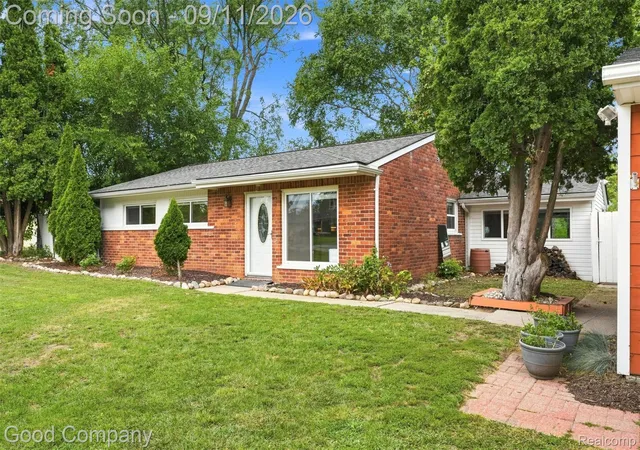 Photo 3 of Single family home for sale at 5800 Cambrook Ln, Waterford, MI 48329 | MLS# 20261071825 | Listing updated on 2026-09-13