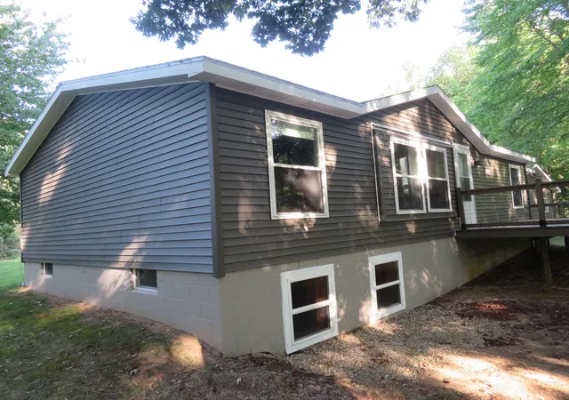 Photo 2 of Single family home for sale at 9560 N Meridian Rd, Pleasant Lake, MI 49272 | MLS# 81026047461 | Listing updated on 2026-09-07