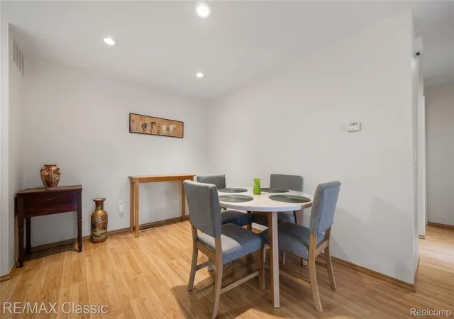 Photo 4 of Condo for sale at 39727 Village Wood Ln, Novi, MI 48375 | MLS# 20261071831 | Listing updated on 2026-09-08