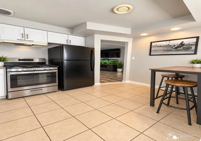 Photo 3 of Single family home for sale at 8521 Pardee St, Taylor, MI 48180 | MLS# 57050221021 | Listing updated on 2026-09-11