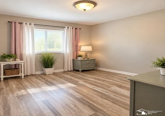 Photo 4 of Single family home for sale at 8521 Pardee St, Taylor, MI 48180 | MLS# 57050221021 | Listing updated on 2026-09-11