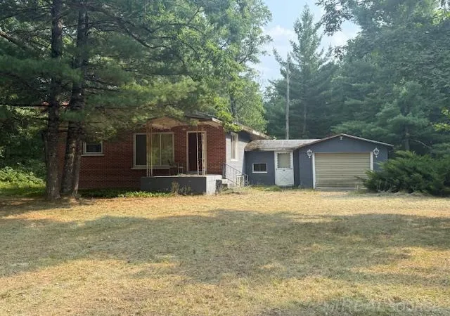 Photo 2 of Single family home for sale at 1804 Coolidge Dr, Bitely, MI 49309 | MLS# 58050221025 | Listing updated on 2026-09-09