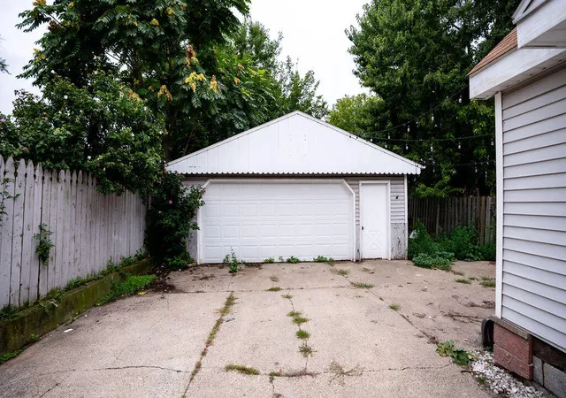 Photo 3 of Single family home for sale at 1919 Stafford Ave Sw, Grand Rapids, MI 49507 | MLS# 65026047466 | Listing updated on 2026-09-15
