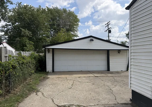 Photo 2 of Single family home for sale at 22458 Hillock Ave, Warren, MI 48089 | MLS# 81026047467 | Listing updated on 2026-09-10