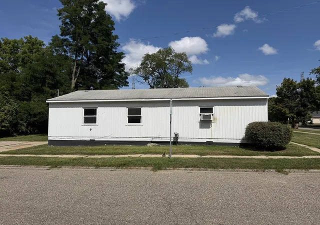 Photo 4 of Single family home for sale at 418 Franklin Rd, Pontiac, MI 48341 | MLS# 81026047468 | Listing updated on 2026-09-07