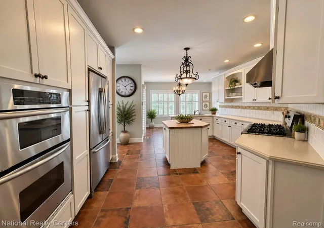 Photo 4 of Single family home for sale at 1937 Carsons Cvs, Commerce Township, MI 48390 | MLS# 20261071860 | Listing updated on 2026-10-28