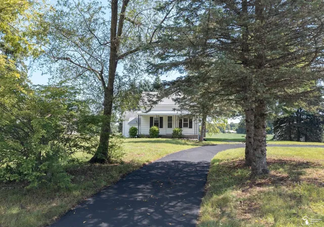 Single family home for sale at 9230 Crabb Dr, Temperance, MI 48182 | MLS# 57050221029