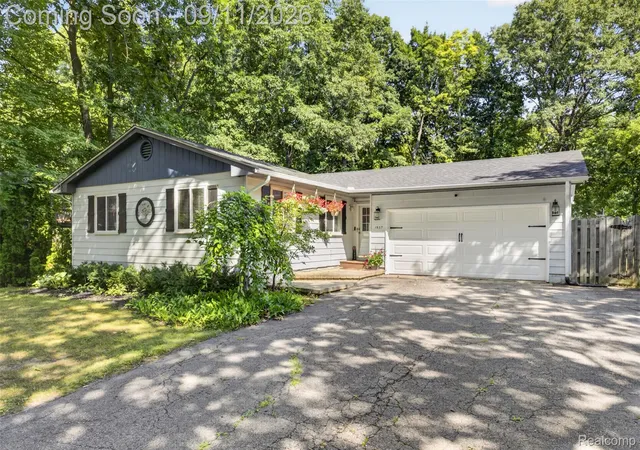 Single family home for sale at 1537 Odette, Hartland, MI 48353 | MLS# 20261071869 | Listing updated on 2026-09-13