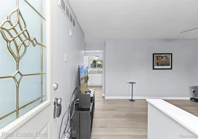 Photo 3 of Single family home for sale at 15063 Annapolis Dr, Sterling Heights, MI 48313 | MLS# 20261071870 | Listing updated on 2026-09-13