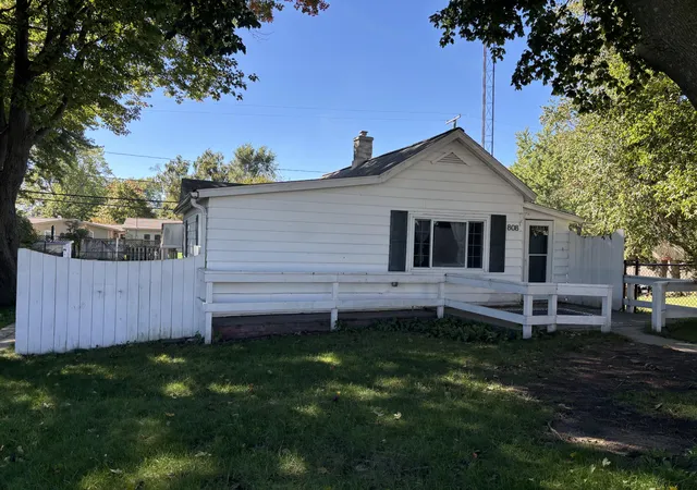 Photo 1 of Single family home for sale at 808 Anderson St, Ludington, MI 49431 | MLS# 67026047471 | Listing updated on 2026-10-08