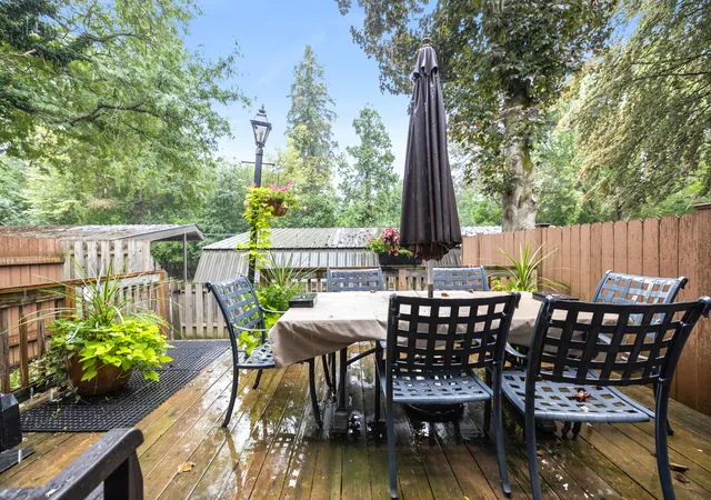 Listing Photo 2 - Condo for sale in building located at 25073 Oakbrooke Dr, Southfield, MI 48033