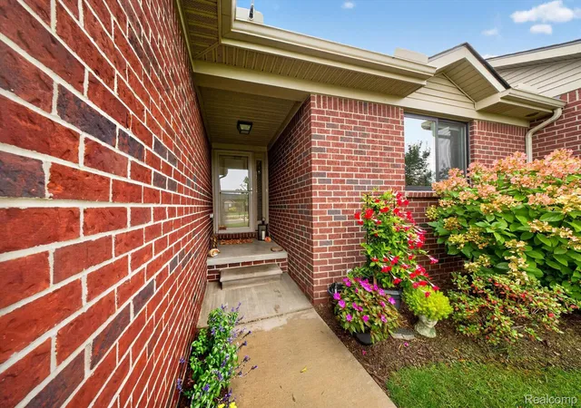 Listing Photo 5 - Condo for sale in building located at 1471 Duncan Ct, Chelsea, MI 48118