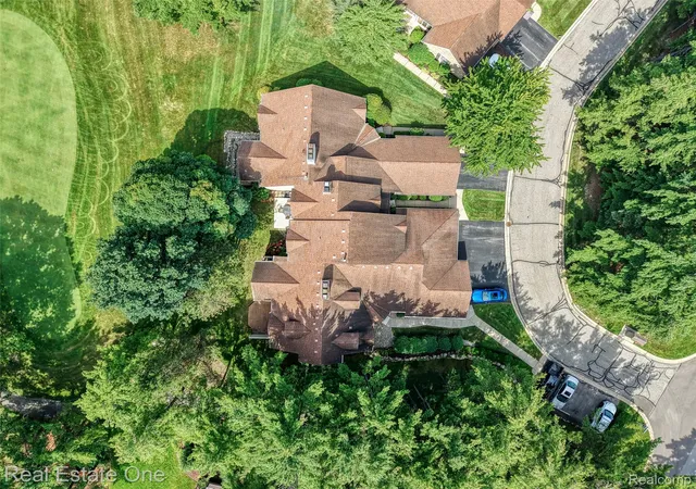 Photo 3 of Condo for sale at 4884 Pine Eagles Ct, Brighton, MI 48116 | MLS# 20261071882 | Listing updated on 2026-09-09