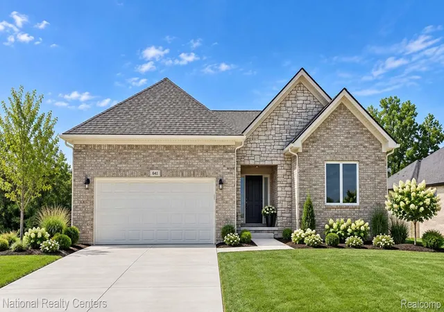 Photo 2 of Single family home for sale at 941 Guenevere Dr, Oxford Charter Township Oakland, MI 48371 | MLS# 20261071881 | Listing updated on 2026-10-11