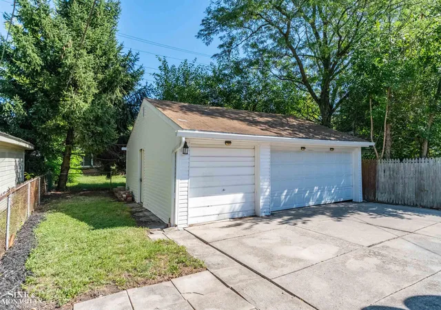 Photo 2 of Single family home for sale at 20433 Hunt Clb Dr, Harper Woods, MI 48225 | MLS# 58050221035 | Listing updated on 2026-09-30