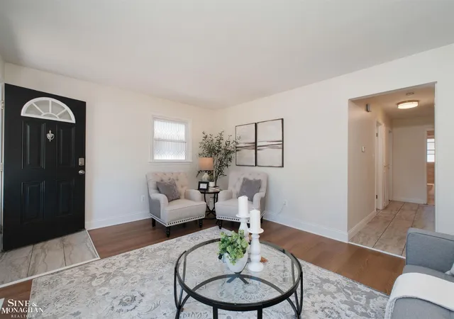 Photo 4 of Single family home for sale at 20433 Hunt Clb Dr, Harper Woods, MI 48225 | MLS# 58050221035 | Listing updated on 2026-09-30