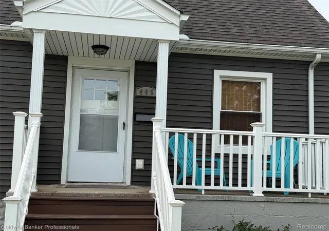 Photo 2 of Single family home for sale at 445 W Manatee Ave, Hazel Park, MI 48030 | MLS# 20261071889 | Listing updated on 2026-09-10