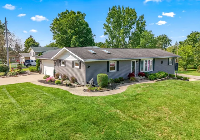 Photo 1 of Sale Pending at 745 Wright St, Jonesville, MI 49250 | MLS# 53026047483 | Listing updated on 2026-09-28