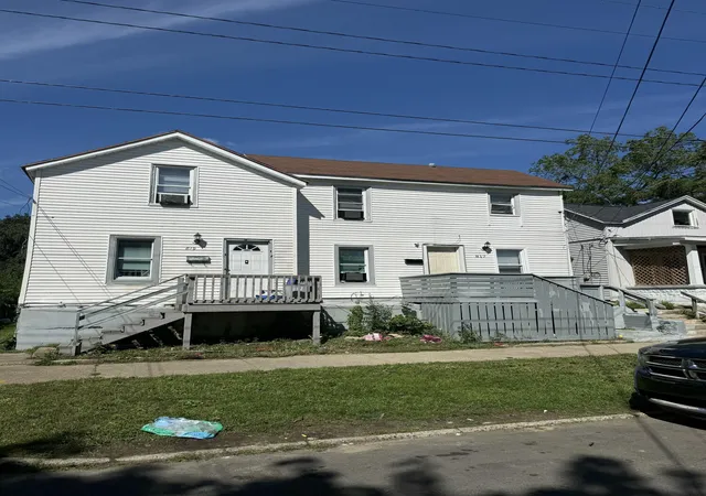 Multi family home for sale at 817 Veto St NW, Grand Rapids, MI 49504 | MLS# 71026047485