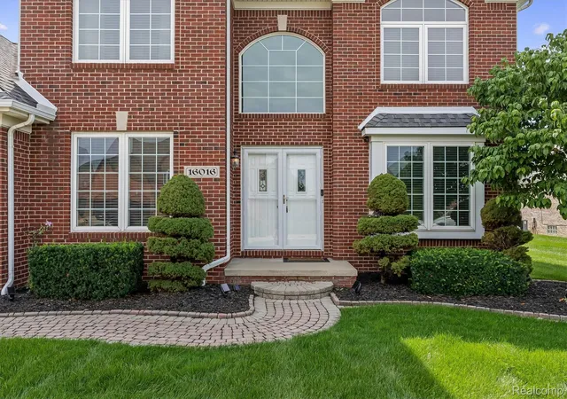 Photo 3 of Single family home for sale at 16016 Berry Ln, Macomb, MI 48044 | MLS# 20261071895 | Listing updated on 2026-09-14