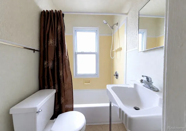 Photo 3 of Multi family home for sale at 1187 Park, Lincoln Park, MI 48146 | MLS# 20261071896 | Listing updated on 2026-10-20