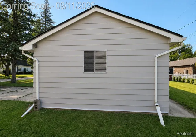 Photo 4 of Single family home for sale at 39483 Marne Ave, Sterling Heights, MI 48313 | MLS# 20261071900 | Listing updated on 2026-09-12